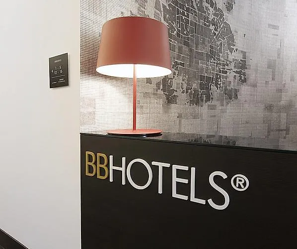 Hotel cerca del colegio: Bb Hotels Aparthotel Desuite